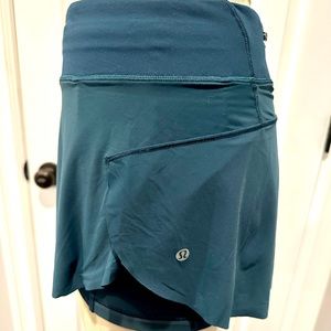 Lululemon skirt, size 4
